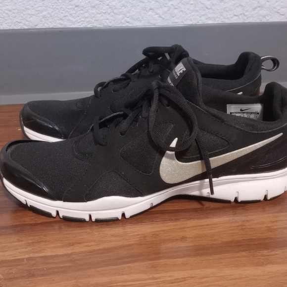 Nike Training In Season TR2 shoes. - Picture 1 of 5